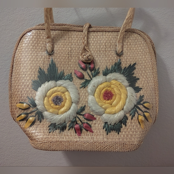 Handbags - Elegant Floral Embroidered Straw Shoulder Bag